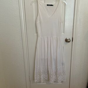 Ralph Lauren white cotton dress  embroidered /lace hem V neck midi dress